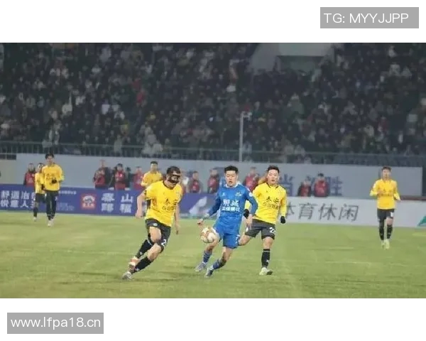 高峰：从草根球员到中国足球传奇的奋斗与荣耀之路